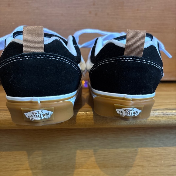 NWOT Vans ‘Knu Skool’ suede sneaker - Picture 3 of 6